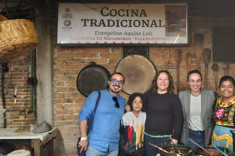 Oaxaca: Traditional Mole Cooking Class with Market Visit