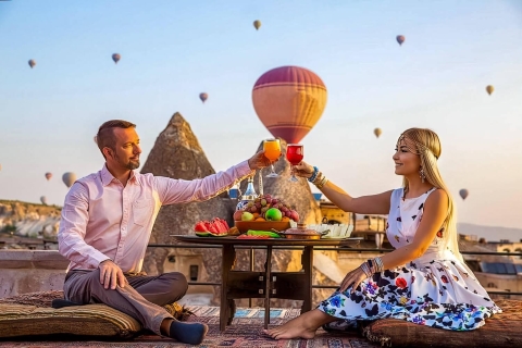 Antalya: Excursión guiada de 2 días a Capadocia con alojamientoExcursión con Hotel Cueva