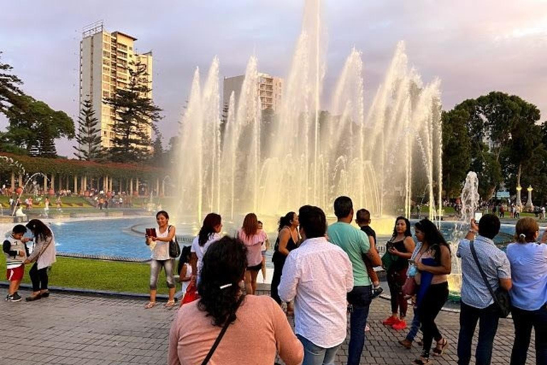 Lima: Uma noite no Circuito Mágico da Água com um espetáculo de luzes