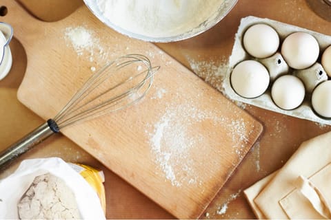 Paris:Private Cooking Class by the Eiffel Tower on houseboat