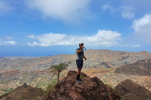 Santiago: Hike from Praia to Monte Tchota and Pico de Antónia Santiago: Beach to Monte Tchota – Pico Leão – Monte Tchota Hike