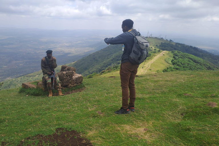نيروبي: جولة مشي طويلة بصحبة مرشدين في تلال نغونغ مع حبل انزلاق اختياري