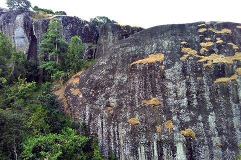 Yogyakarta: Nglanggeran ancient volcano & Pindul cave tour