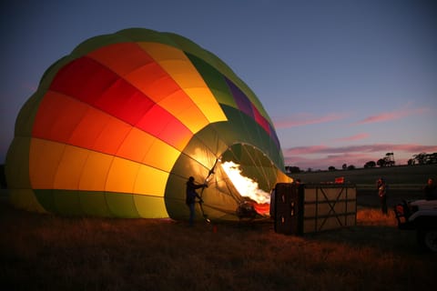 Avon Valley: Hot Air Balloon Flight - Image 2