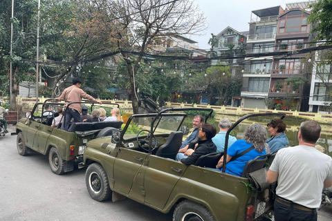 Histoire, culture, visites et divertissements à Hanoï en JeepHanoi Highlights &amp; Secret Spots Jeep Adventure