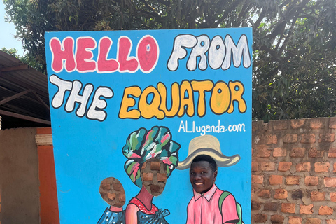 Kampala: Half-Day Equator Tour with Pickup and Lunch