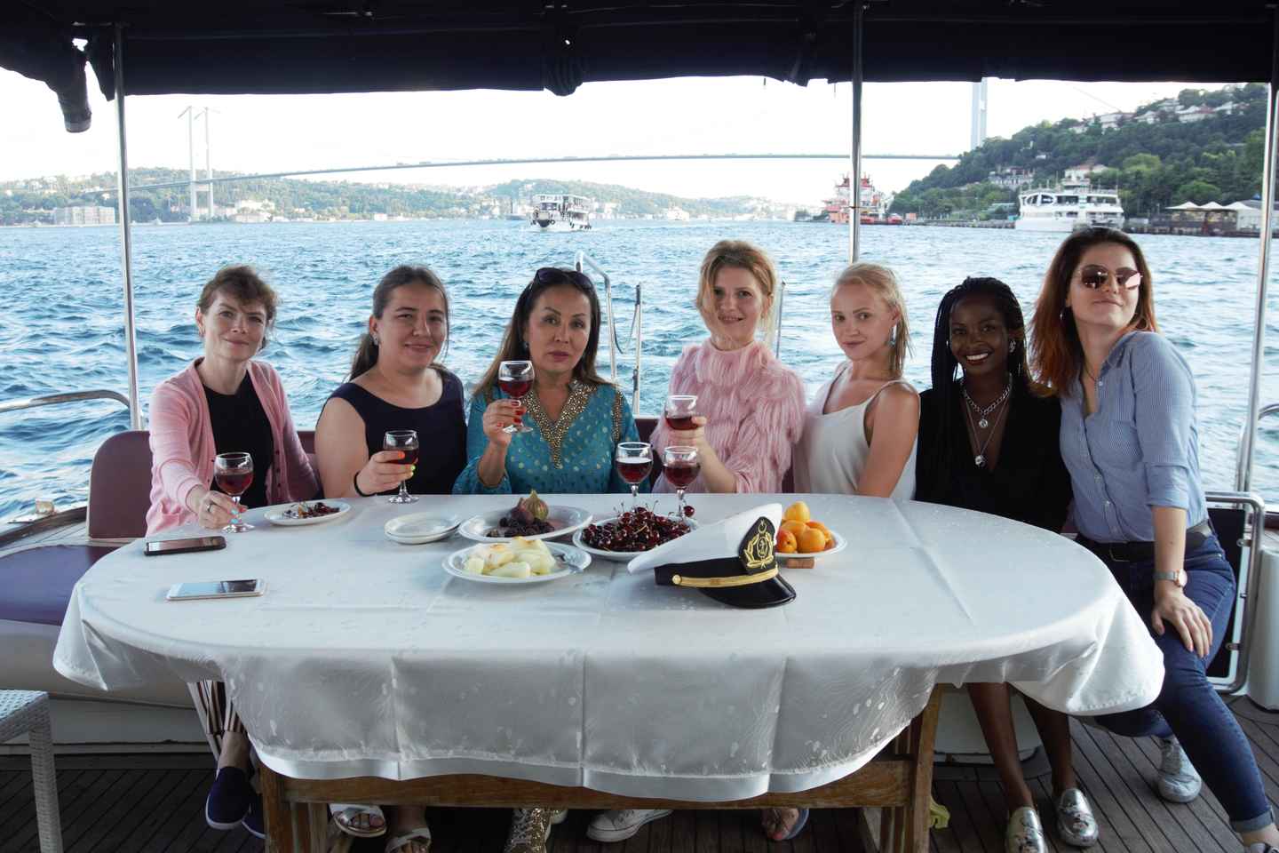 Istanbul: Private Bosphorus Cruise By Luxury Yacht