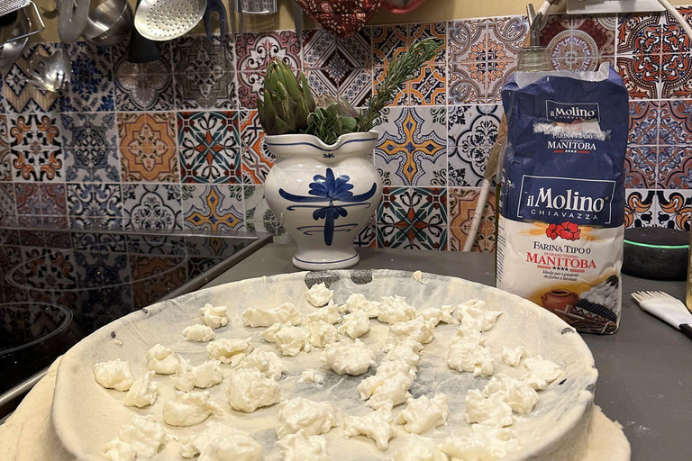 Genoa: Pesto and Focaccia Cooking Class with Prosecco