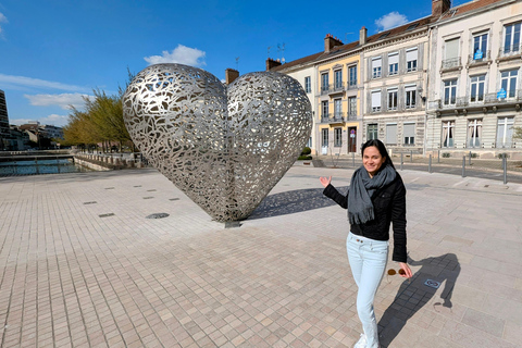 Tourist walk through the historic center of Troyes Sightseeing tour of the historic center of Troyes