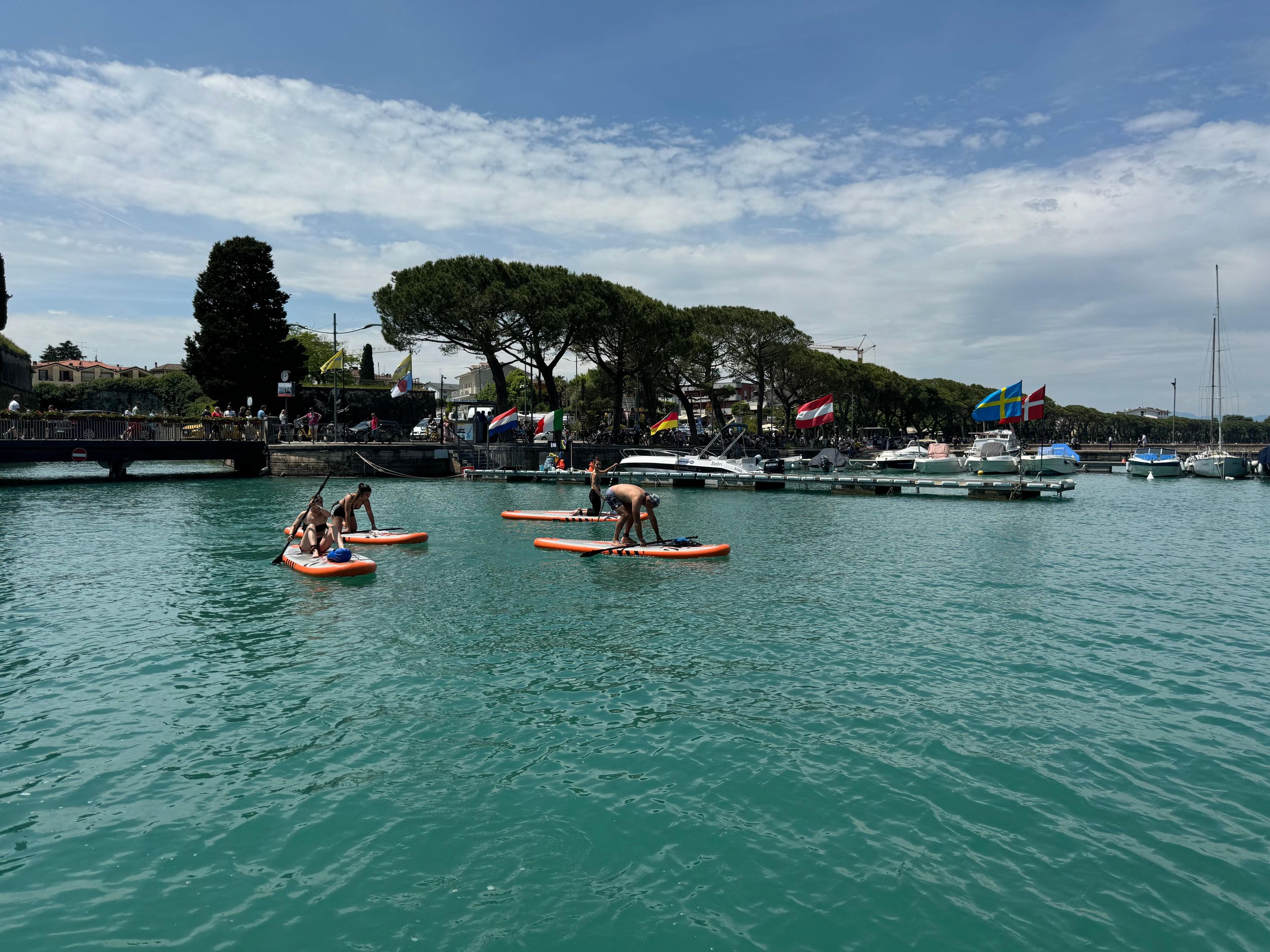 Peschiera del Garda: Private SUP-Tour zwischen Stadtmauern, Kanälen und Geschichte