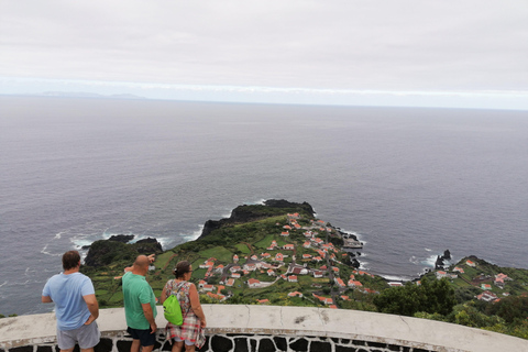 Île de São Jorge : Visite d&#039;une jounée avec véhicule et excursion en bateau