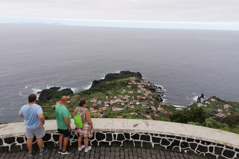 Isla de São Jorge: Excursión de día completo con vehículo y tour en barco