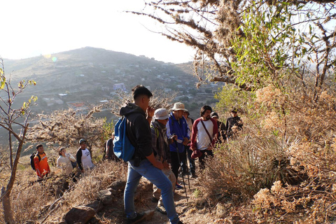 25 Min. from Oaxaca: A Scenic Hike Above the Central Valleys 25 Min. from Oaxaca: A Scenic Hike Above the Central Valleys