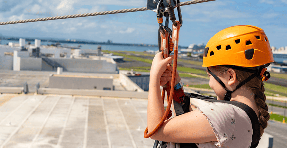 San Juan: Urban Park Sky Bull Zipline Experience