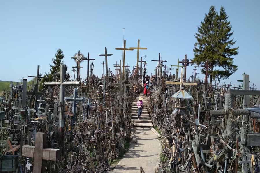 Von Vilnius: Berg der Kreuze und Siauliai Tagestour. Foto: GetYourGuide