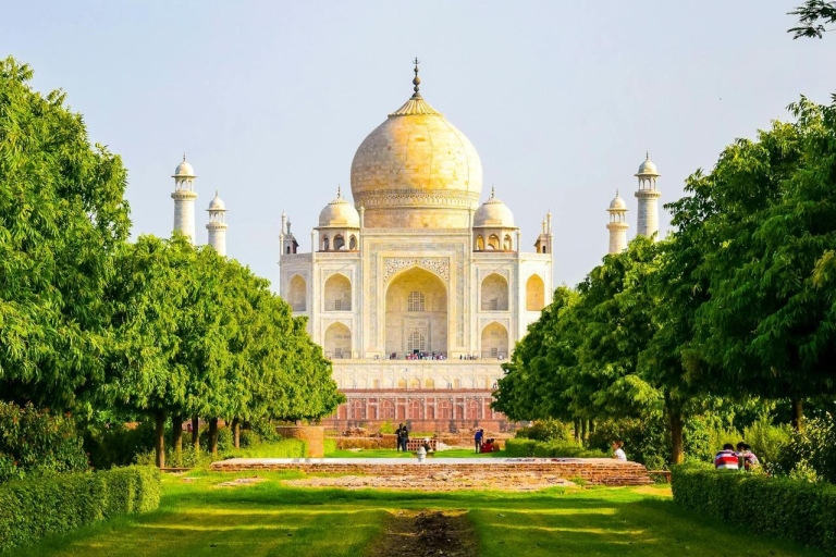 From New Delhi: Private Tour to Taj Mahal and Agra Fort Private Tour with Driver, Car, Entry Tickets, Lunch & Guide