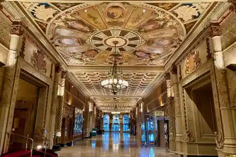 Лос-Анджелес: тур по отелю Biltmore с дополненной реальностью