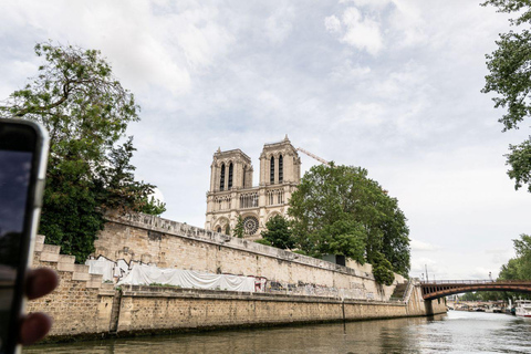 Paris: Private Seine River Cruise Paris: Private Seine River Cruise with Guide