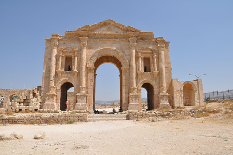 Au départ d'Amman : Visite privée de Jerash, du château d'Ajloun et d'Umm QaisSeulement Jerash (visite de 5 heures)