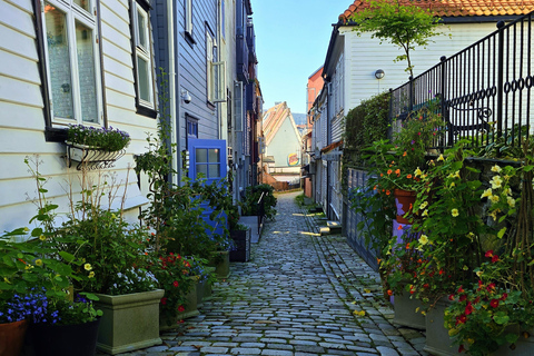 Bergen Like a Local: Culture, Views, and the Stave Church Bergen Like a lokal: Traditions, Views, and the Stave Church