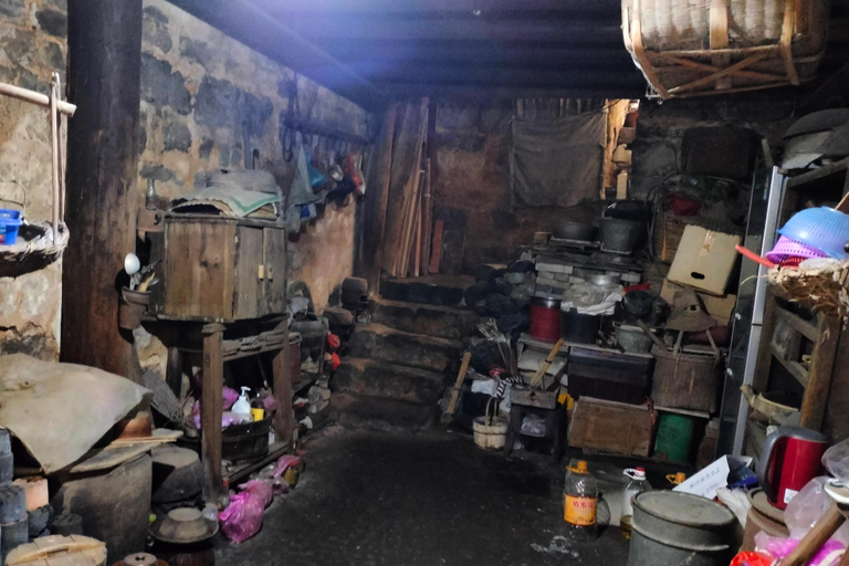 Guilin: Elephant Trunk Hill, Sun Moon Towers & Cave Tour