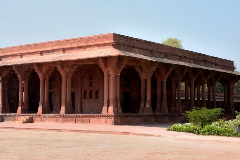 From Delhi: Agra and Fatehpur Sikri 2-Day Private TourTour with 4-star Hotel, Guide, Meals &amp; Monument tickets