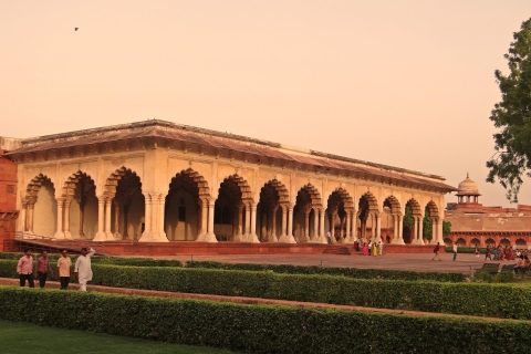 From Delhi: Taj Mahal Luxury Tour Car and guide