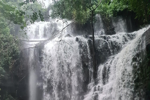 Passeio de quadriciclo e cachoeiras