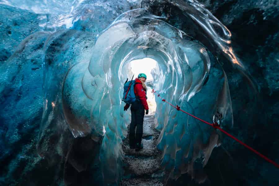 Skaftafell: Blaue Eishöhle und Gletscherwanderung auf dem Vatnajökull. Foto: GetYourGuide Skaftafell: Blaue Eishöhle und Gletscherwanderung auf dem Vatnajökull. Foto: GetYourGuide