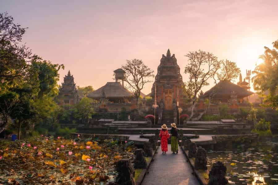 Bali: Saraswati-Tempel & Affenwald von Ubud mit Wasserfällen. Foto: GetYourGuide Bali: Saraswati-Tempel & Affenwald von Ubud mit Wasserfällen. Foto: GetYourGuide