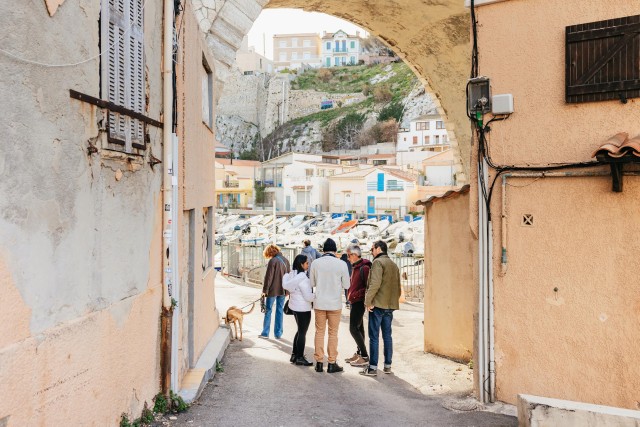 Visit Marseille Local Neighborhoods Guided Walking Tour in Marsella