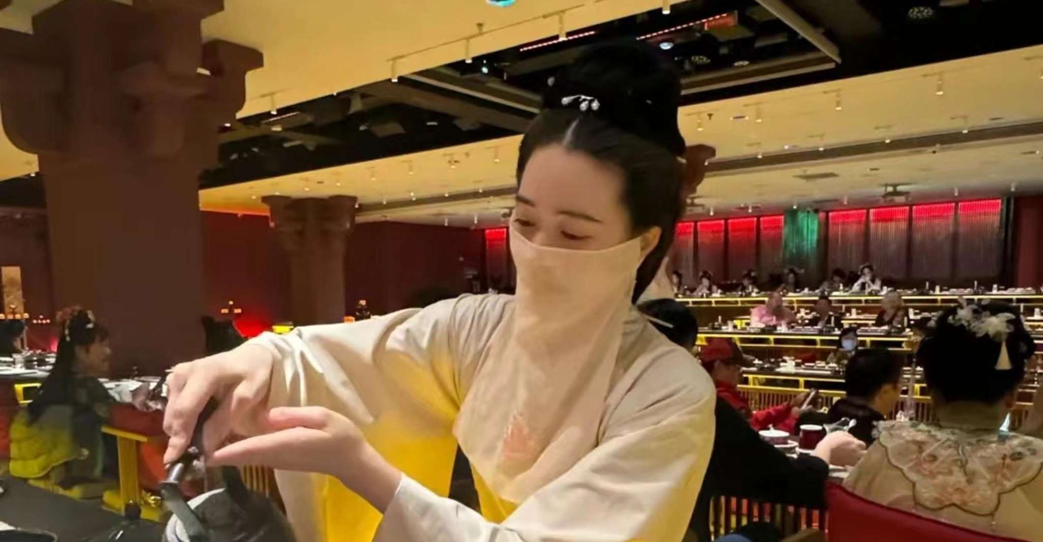 Shanghai: Royal Banquet with Chinese Cultural Performance photo 4