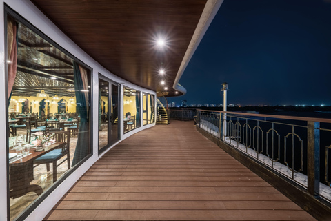 Dinner On The Luxury Cruise On Saigon River–A Romantic Night Dinner On Cruise Without Pick-up & Shared Table