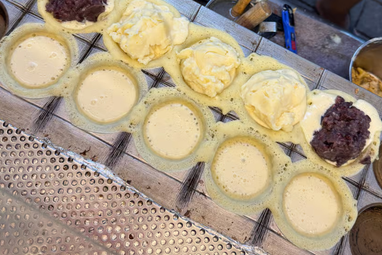 Taipei: Evening Street Food Tour with Locals