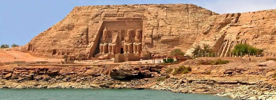 Depuis Assouan : Visite privée d'Abou Simbel avec guide en voiture