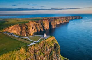 Dublin: Cliffs of Moher, Galway & Burren – Tagestour