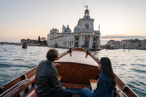 Veneza: Cruzeiro privado ao pôr do sol na lagoa