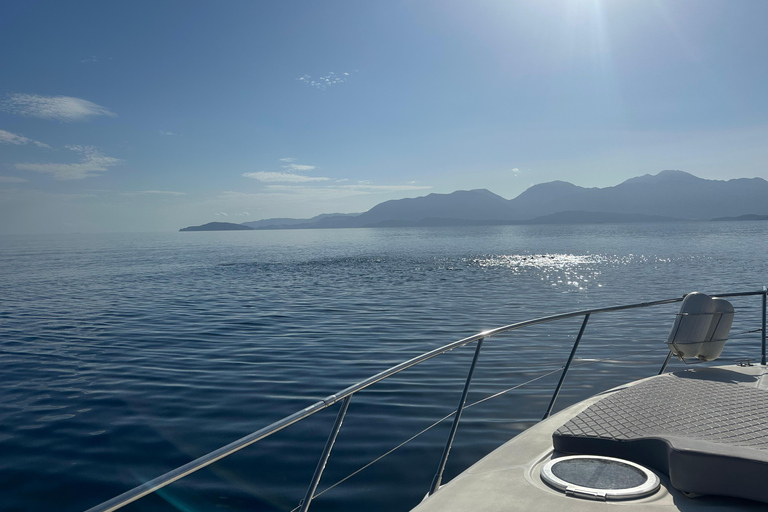 Crucero privado de lujo con almuerzo casero a bordo