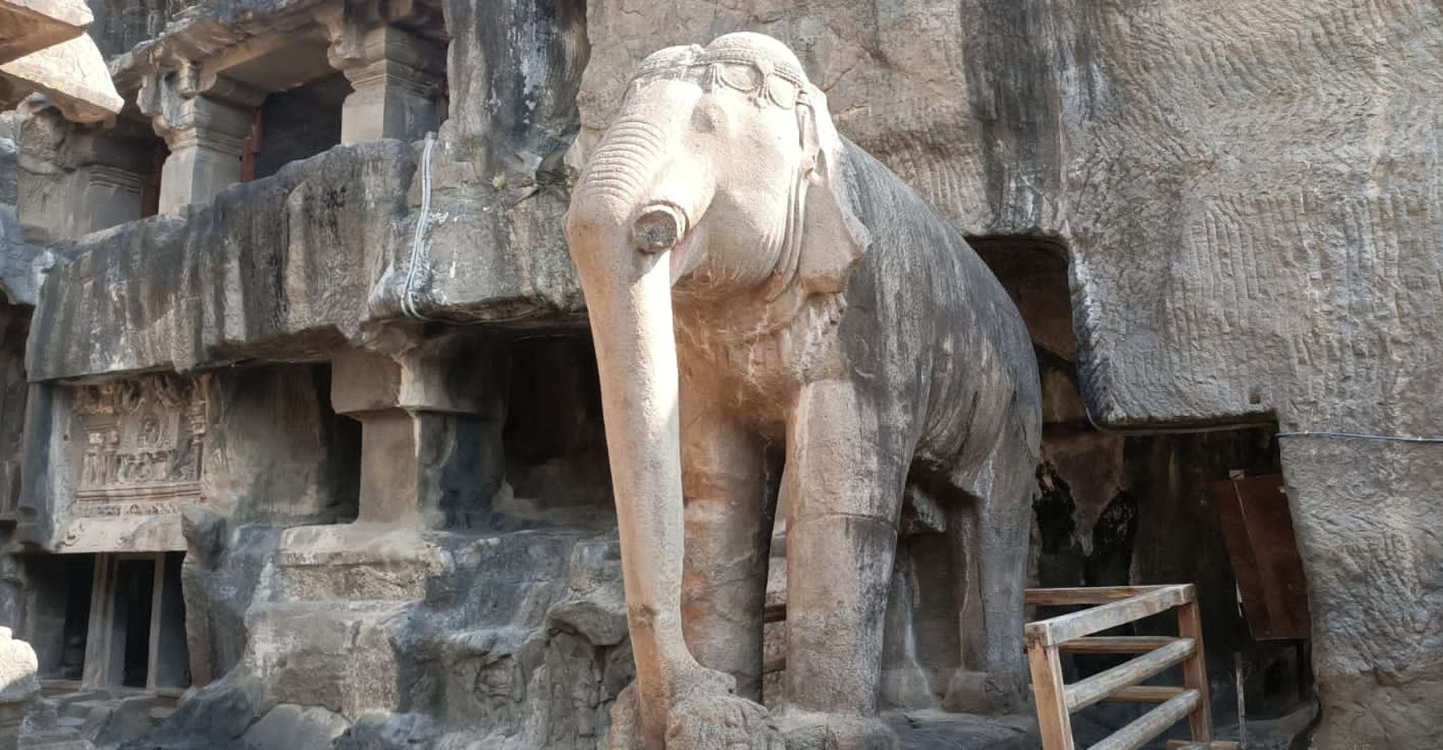 Tour privato del giorno di Ajanta & Ellora Grotte con tutta l'inclusione - Hizvo