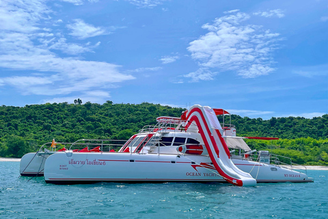 Pattaya: Viagem de 1 dia em um iate para 2 ilhas com almoço e pôr do sol