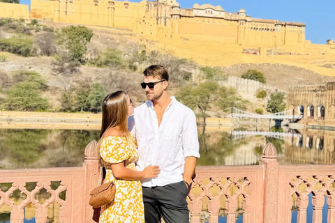 Z Delhi: prywatna wycieczka z przewodnikiem po Jaipurze z odbiorem i dowozemTylko w Jaipurze – samochód, kierowca i przewodnik