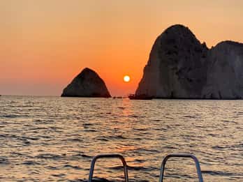 Zante: crucero privado al atardecer a Myzithres