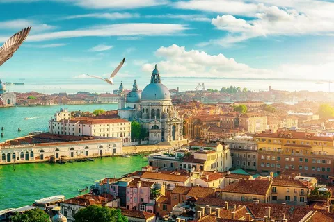Venice: Sunset Boat Cruise and Self-Guided Evening in Venice