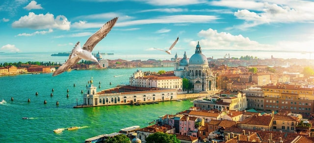 Punta Sabbioni: crociera al tramonto a Venezia con prosecco