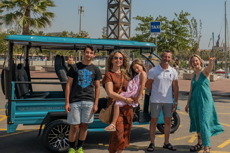 1,5-timmars privat Tuk-Tuk-tur i Barcelona och på stranden1,5-timmars privat tur med tuk-tuk i Barcelona och på stranden