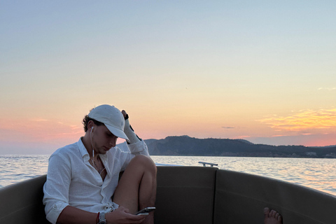 Key Largo: Florida Keys Sunset Cruise with Wildlife Spotting