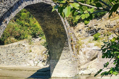 Desde Durrës Golem: Rafting en Vjosa y Excursión a los Baños Termales de Benja