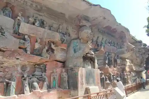 Chongqing: Highlights of Dazu Rock Carvings Day Trip
