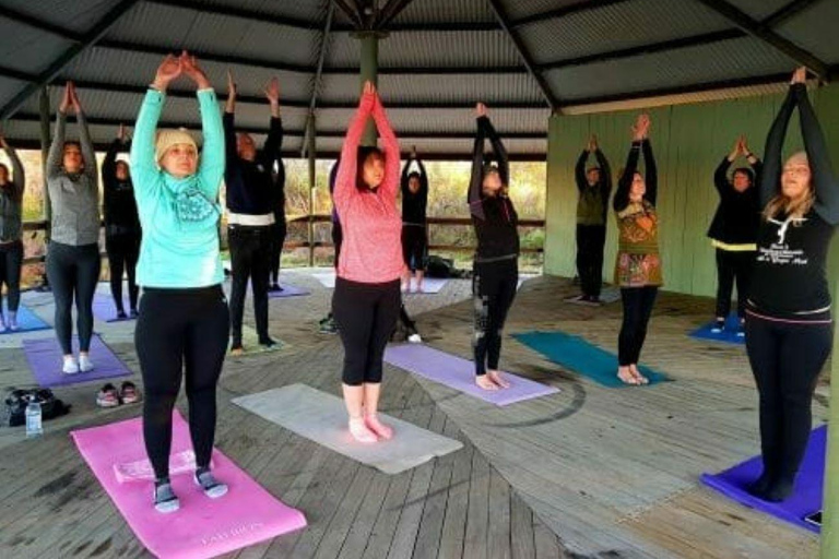 Erskine: Yoga-Wanderung bei Sonnenaufgang mit Morgentee