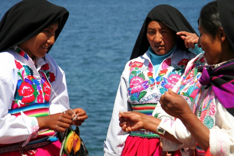 Puno: Exkursion zu den Inseln Uros und Taquile
